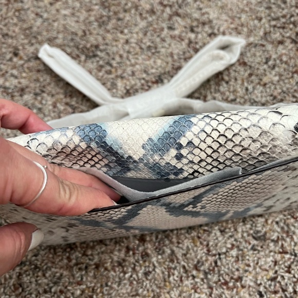 NWT Kate Spade Hayes Street
Snake-embossed Brennan
Crossbody Clutch - Picture 14 of 15